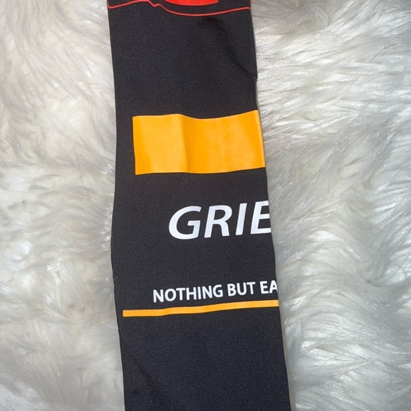 Shein MEYSI KIM Mock Neck Geo & Letter Graphic Slim Swim Crop Tee Size Small - Picture 5 of 16